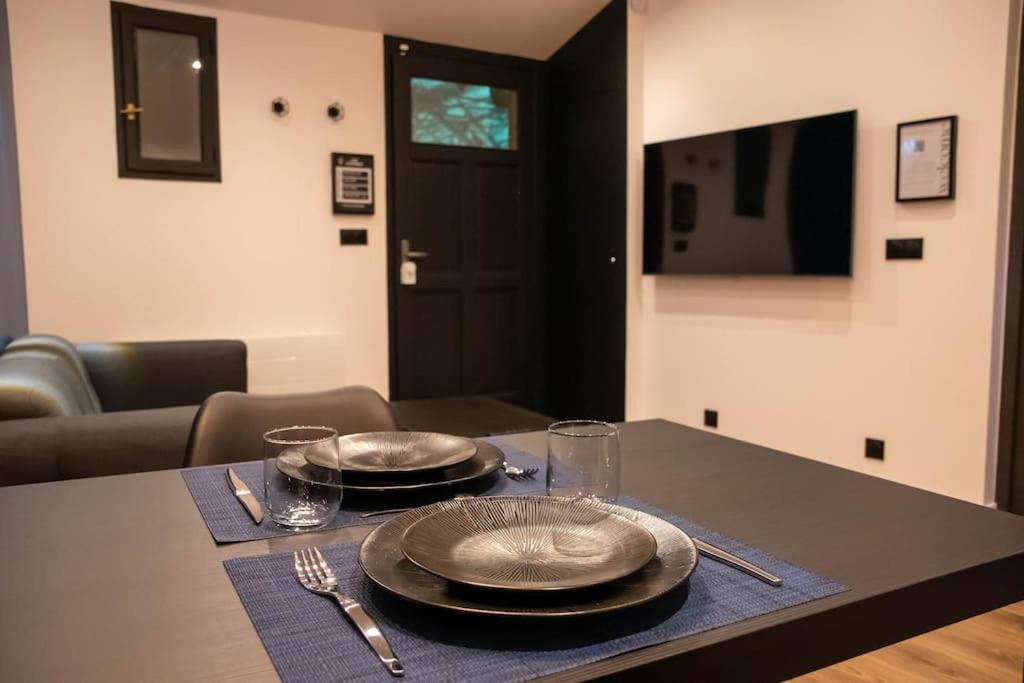 Apartament Blue Night - Jacuzzi - Bord De Seine Corbeil-Essonnes Zewnętrze zdjęcie