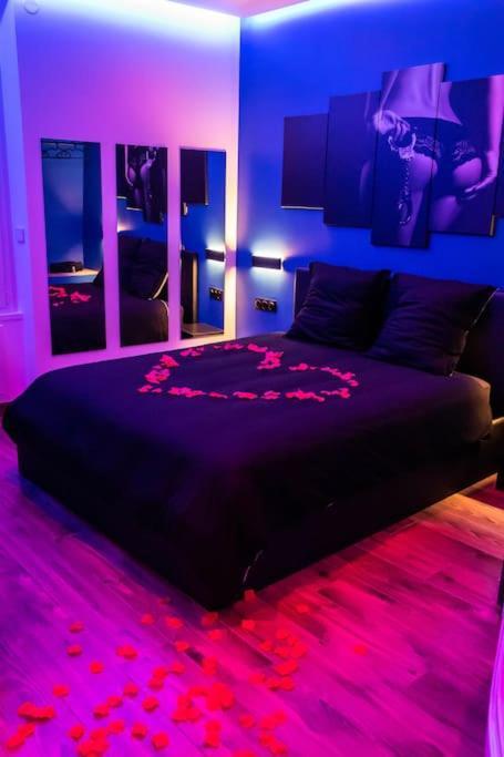 Apartament Blue Night - Jacuzzi - Bord De Seine Corbeil-Essonnes Zewnętrze zdjęcie