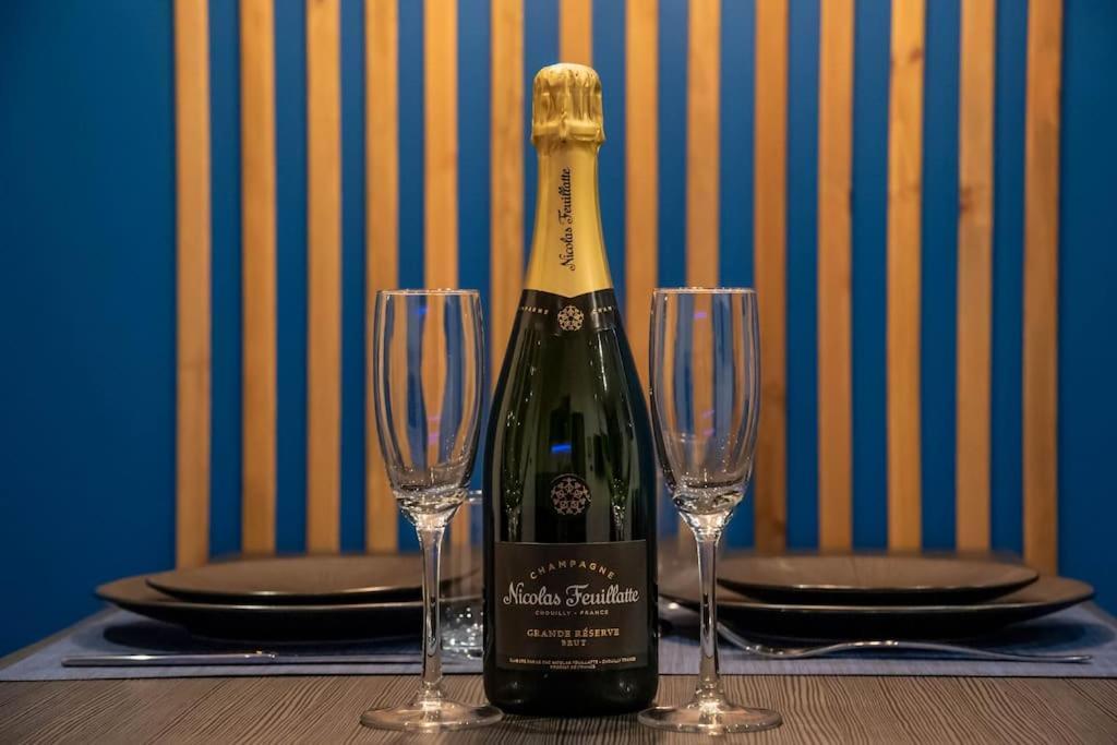 Apartament Blue Night - Jacuzzi - Bord De Seine Corbeil-Essonnes Zewnętrze zdjęcie
